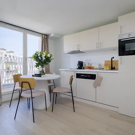 Sereners - Serviced - Montmartre